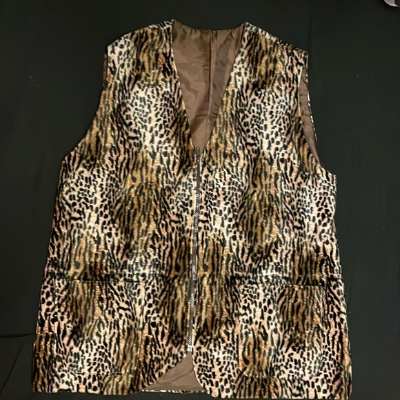 Leopard Print Furry Vest - Picture 1 of 5
